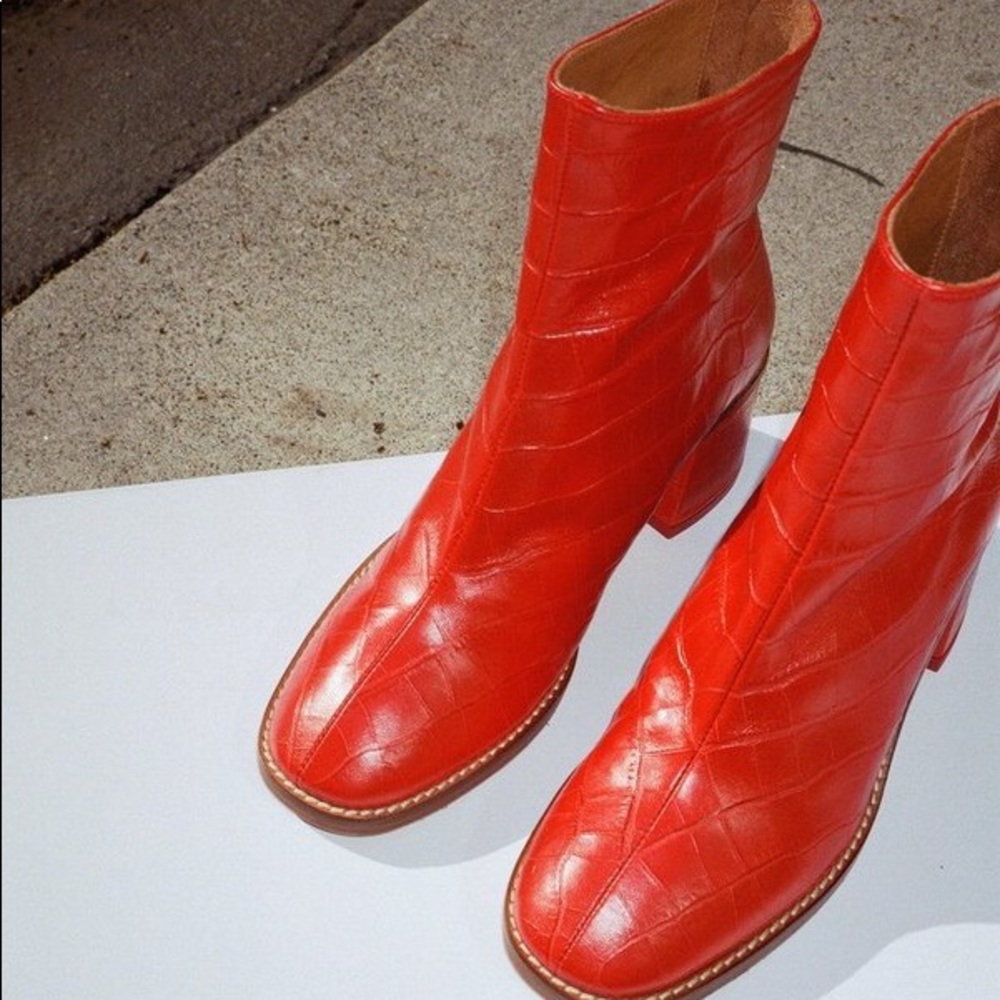 ISO MIISTA CYBIL RED CROC BOOT